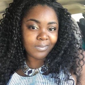 Meet your Posher, Aisha